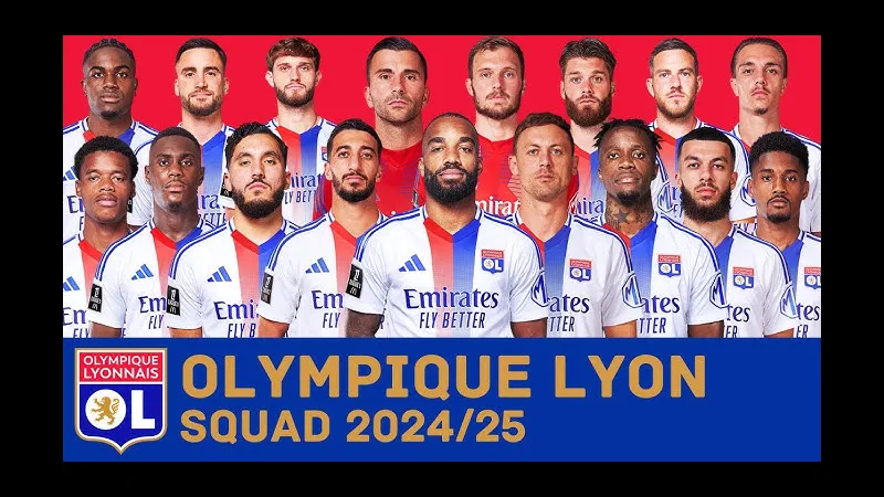 Cầu thủ Lyon đang lao vào phòng ngự trước Nice Cầu thủ Lyon đang lao vào phòng ngự trước Nice