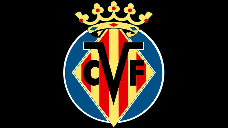 Cầu thủ Villarreal và Espanyol tranh chấp trên sân Cầu thủ Villarreal và Espanyol tranh chấp trên sân